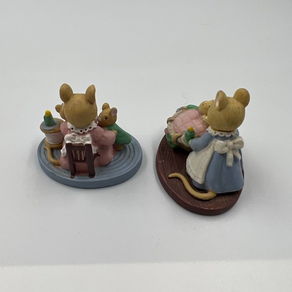 Vintage Avon Forest Friends Miniature Story Time All Tucked In Mouse Figurines - Picture 2 of 7